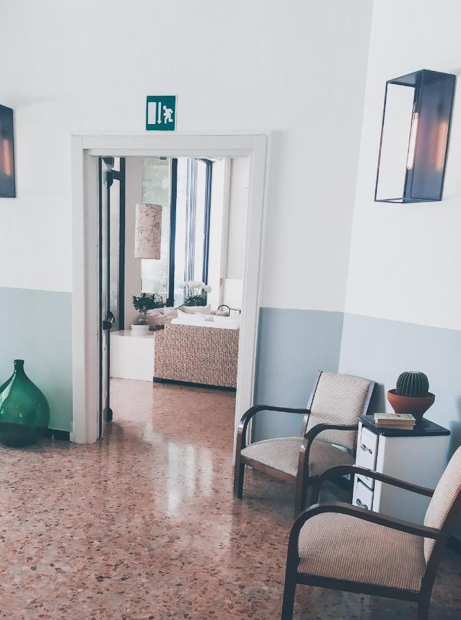 De La Ville Hotel Cattolica Zewnętrze zdjęcie